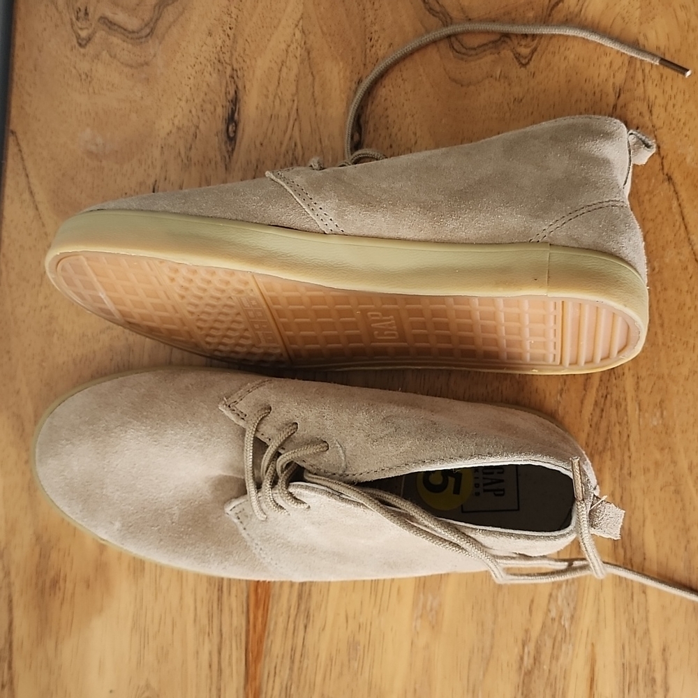 Gap Kids Suede Lace up shoes